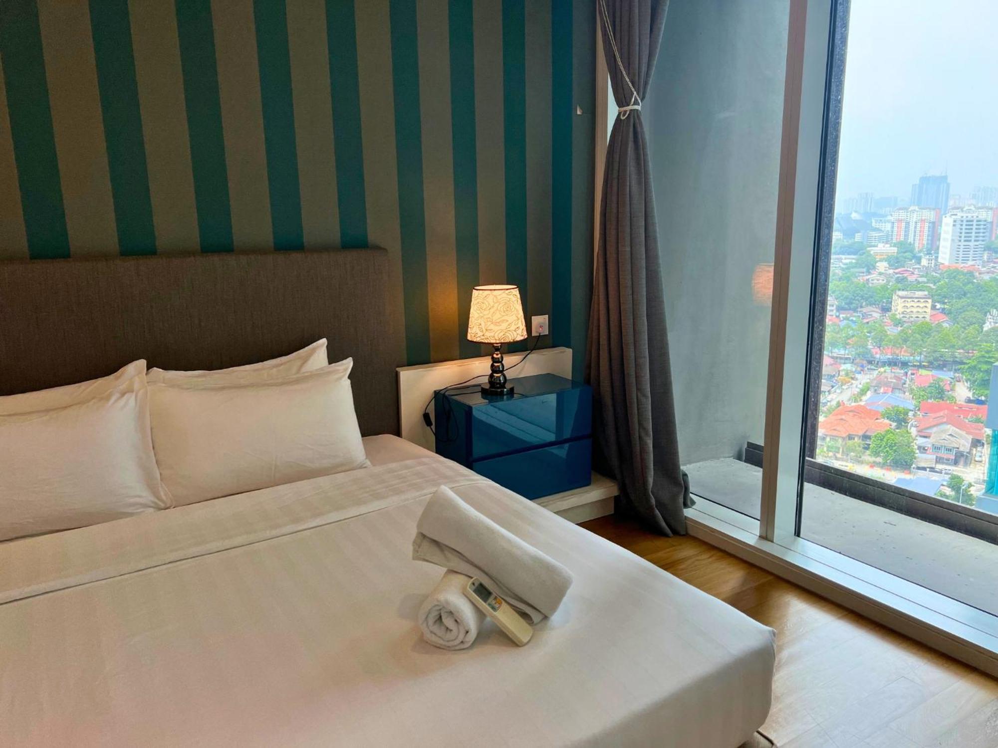 Luxe Suites At Platinum Klcc Kuala Lumpur Esterno foto