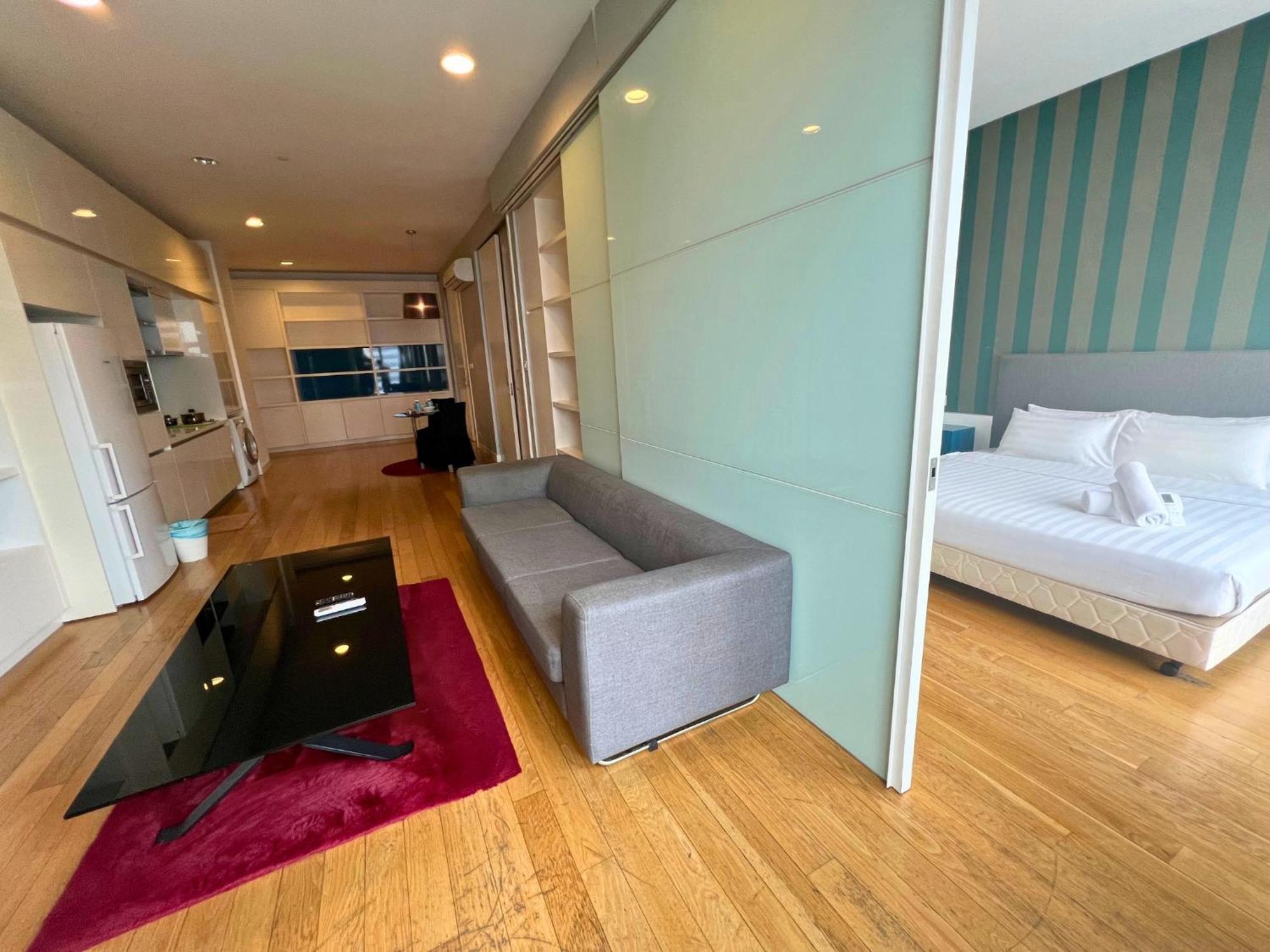 Luxe Suites At Platinum Klcc Kuala Lumpur Esterno foto